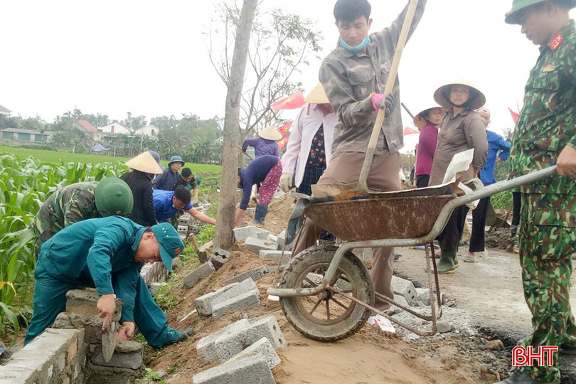 Tham gia xây dựng NTM là nhiệm vụ đột phá, nổi bật nhất trong phong trào TĐQT của LLVT xã Xuân Thành. xt2 - Copy.jpg