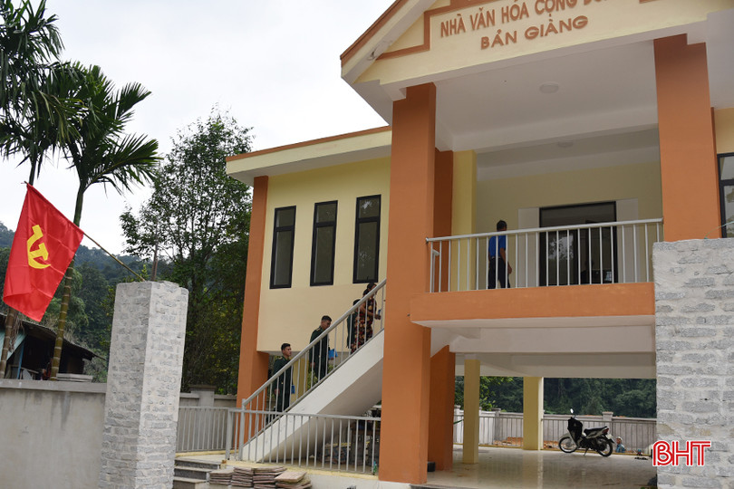 Nhà văn hóa cộng đồng Bản Giàng 2 (Hương Vĩnh) được xây dựng để phục vụ sinh hoạt cho quân và dân nơi đây. DSC_8471 - Copy.JPG
