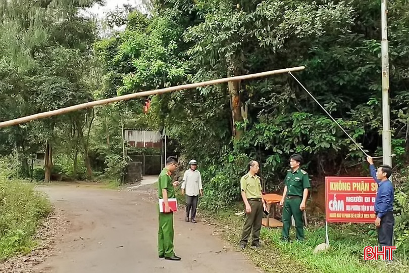 Các tuyến đường vào những khu vực rừng dễ cháy ở Thịnh Lộc (Lộc Hà) đang được canh gác nghiêm ngặt. 2 - Copy.jpg