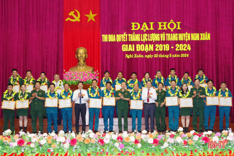Những bông hoa đẹp nhất trong vườn hoa TĐQT của LLVT Nghi Xuân giai đoạn 2019 - 2024. 1 - Copy.jpg