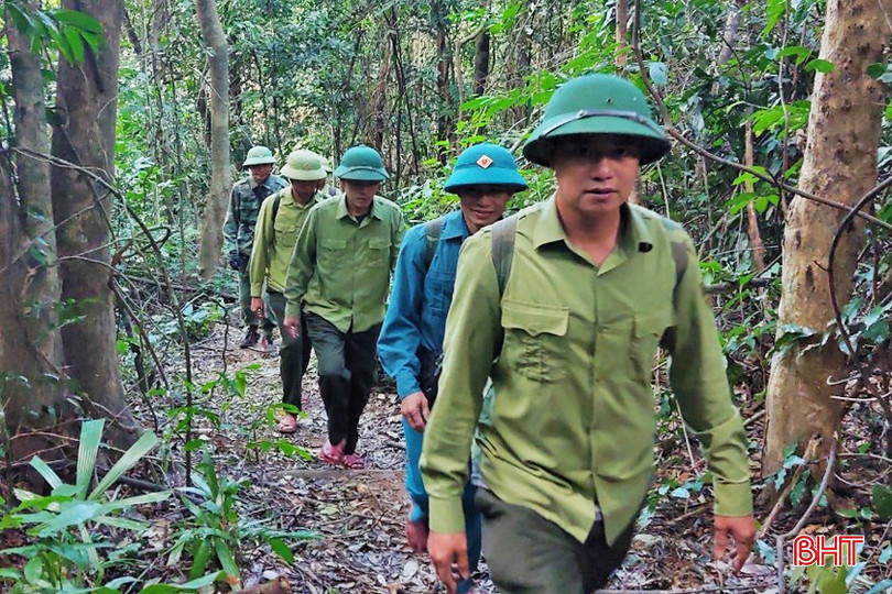Trong những ngày nắng nóng cao điểm, lực lượng kiểm lâm và cán bộ lâm nghiệp của Ban Quản lý rừng phòng hộ Nam Hà Tĩnh tăng cường tuần tra, kiểm soát các khu vực rừng dễ cháy. 3 - Copy.jpg