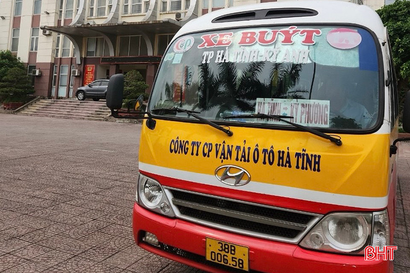 Tài xế xe buýt bị xử phạt 5 triệu đồng và tước quyền sử dụng giấy phép lái xe 2 tháng.