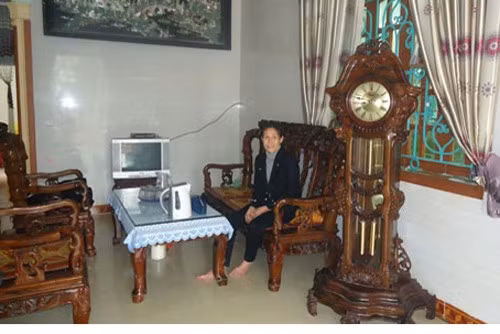 Chồng, con đi XKLĐ HQ, căn nhà trở nên quá rộng đối với chị Lê Thị Trâm (Xã Cương Gián). Ảnh: VOV.vn