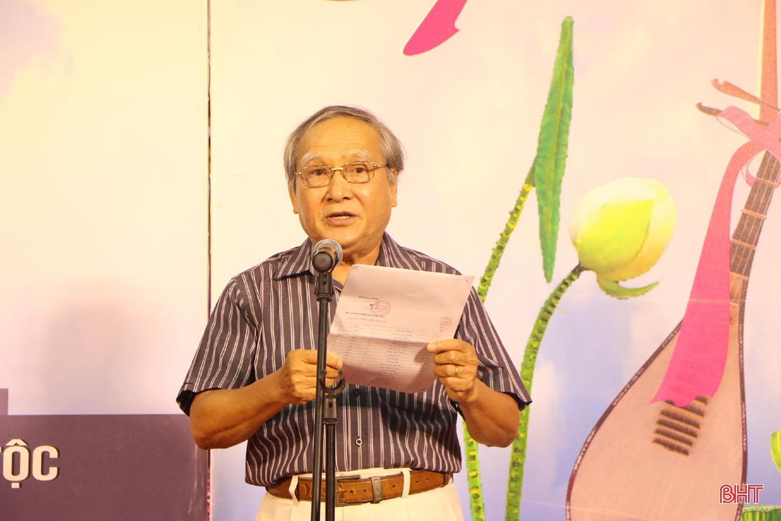 Công diễn vở kịch thơ “Hoạn Thư ghen”