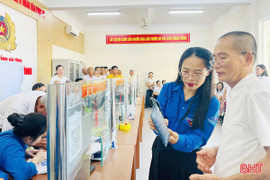 Đẩy mạnh chuyển đổi số, kiến tạo chính quyền hiện đại