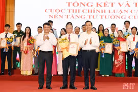 Hà Tĩnh trao giải cuộc thi chính luận về bảo vệ nền tảng tư tưởng của Đảng