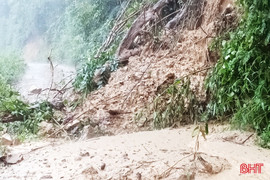 Nhiều khu vực miền núi Hà Tĩnh bị ngập cục bộ, sạt lở đất
