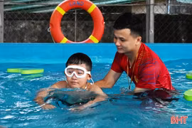 Tôi là người dạy bơi miễn phí