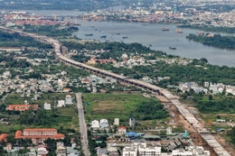 Một ngân hàng quốc doanh ngưng cho vay dự án bất động sản