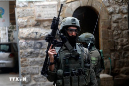 Nhiều nước kêu gọi công dân rời Iran và Israel ngay lập tức