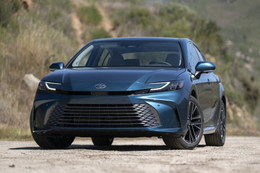 Nghịch lý của Toyota Camry