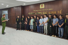 Khởi tố, bắt tạm giam 8 đối tượng trong đường dây sản xuất, buôn bán xăng giả