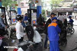 Giá dầu hỏa và diesel giảm, hai mặt hàng xăng tiếp tục tăng nhẹ