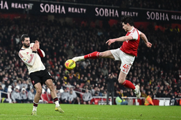 Arsenal bất phân thắng bại với Liverpool