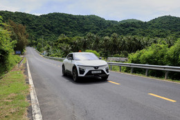 Giá dưới 1 tỷ đồng, VinFast VF 7 được đánh giá toàn diện nhất phân khúc