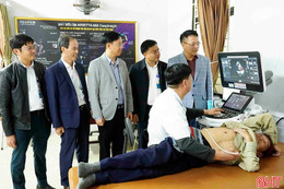 Doanh nghiệp hỗ trợ Trung tâm Y tế Hương Sơn máy siêu âm trị giá hơn 5,3 tỷ đồng