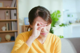 Viêm mống mắt có thể gây biến chứng