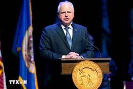 Bà Harris chọn Thống đốc bang Minnesota Tim Walz là người liên danh tranh cử