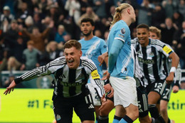 Man City gục ngã trước Newcastle