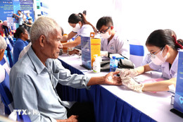 Chính phủ đề xuất chi hơn 125.000 tỷ đồng chăm sóc sức khỏe, dân số