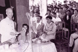 Hồ Chí Minh với cuộc cách mạng tinh gọn bộ máy