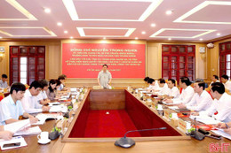 Đồng chí Nguyễn Trọng Nghĩa làm việc với Hà Tĩnh về sắp xếp tổ chức bộ máy và chuẩn bị đại hội Đảng các cấp
