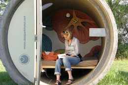 Ngủ trong khách sạn ống cống giữa châu Âu, bất ngờ với mức giá phải trả