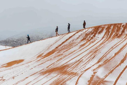 Tuyết phủ trắng sa mạc nóng nhất thế giới