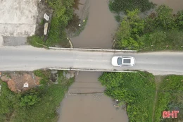 Mất an toàn giao thông trên những cây cầu “thắt nút cổ chai” 