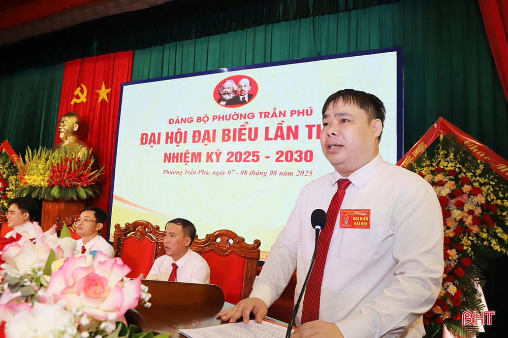 Phó Bí thư Đảng ủy, Chủ tịch UBND phường Trần Phú Nguyễn Đình Diệu khai mạc đại hội. bqbht_br_2.jpg