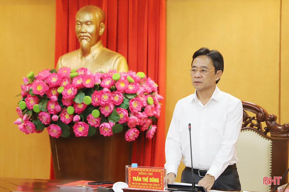 Phó Bí thư Thường trực Tỉnh ủy Trần Thế Dũng kết luận hội nghị. Phó Bí thư Thường trực Tỉnh ủy Trần Thế Dũng kết luận hội nghị.