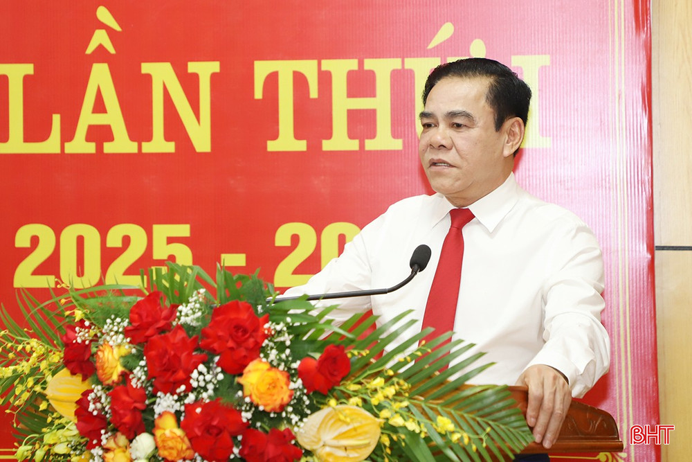 Chủ tịch UBND tỉnh Võ Trọng Hải phát biểu chỉ đạo đại hội. bqbht_br_3.jpg