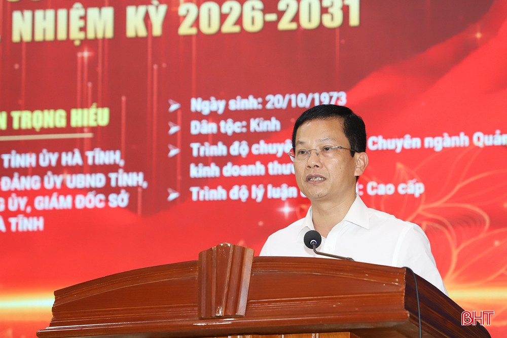 Ông Nguyễn Trọng Hiếu - Ủy viên BTV Tỉnh ủy, Giám đốc Sở Tài chính trình bày chương trình hành động.