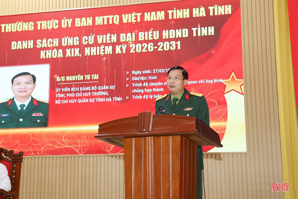 Ông Nguyễn Tú Tài - Phó Chỉ huy trưởng Bộ CHQS tỉnh trình bày chương trình hành động.
