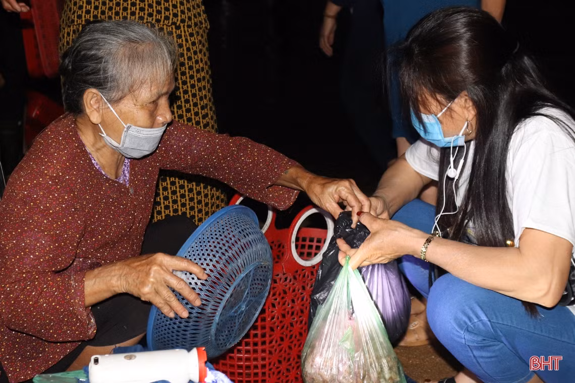 Về Hà Tĩnh đừng quên ghé chợ cá Cồn Gò!