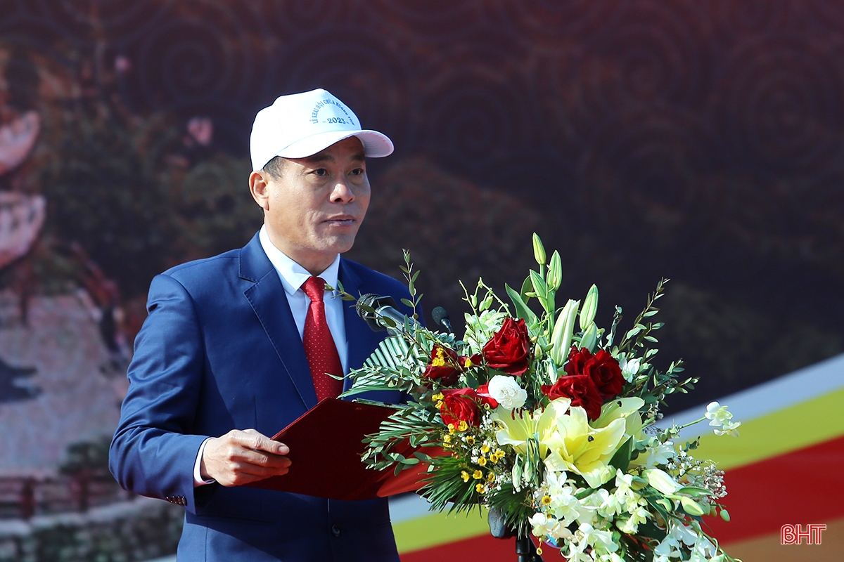 Khai hội chùa Hương Tích - mở đầu năm du lịch Hà Tĩnh 2023