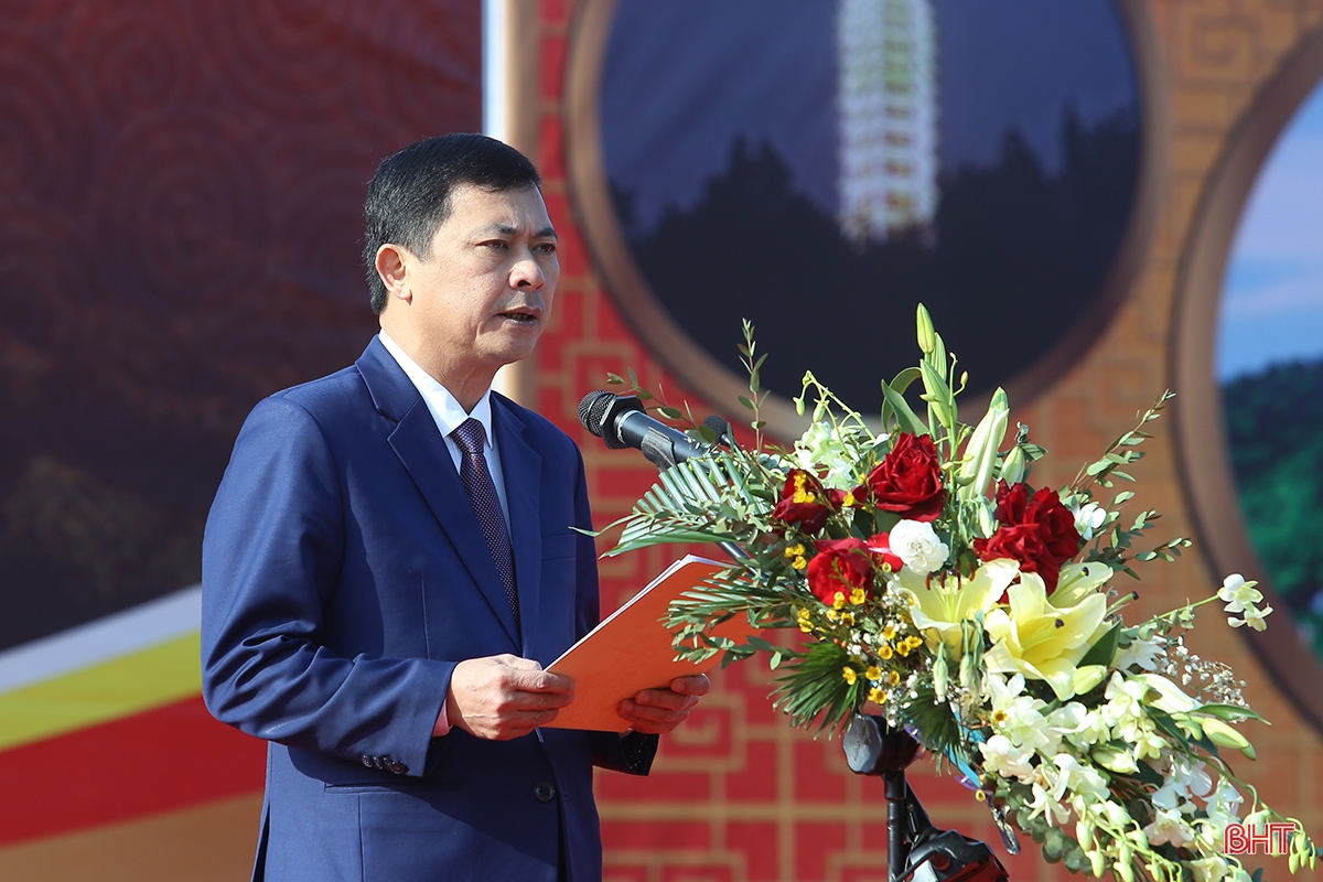 Khai hội chùa Hương Tích - mở đầu năm du lịch Hà Tĩnh 2023