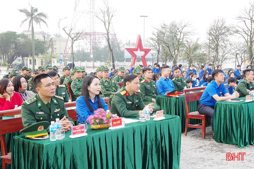 Đoàn Thanh niên Bộ CHQS tỉnh phối hợp với Đoàn Thanh niên BCH Biên phòng tỉnh và Huyện đoàn Cẩm Xuyên tổ chức các hoạt động "Tháng 3 biên giới". bqbht_br_1.jpg