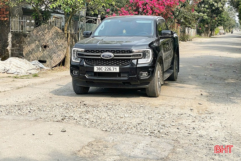 Phương tiện đi lại khó khăn qua đoạn đường này. bqbht_br_z6433559535105-4b2b28a699e0fb7f59f7974c8a380ed9.jpg