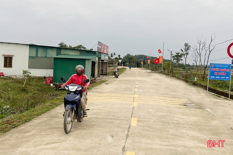 Năm 2022, đường TX08 đoạn qua xã Cẩm Thạch (Cẩm Xuyên) đã được đầu tư nâng cấp. bqbht_br_z6221069374256-13343cf5c00fc210a9db4e0540b4a9b6.jpg