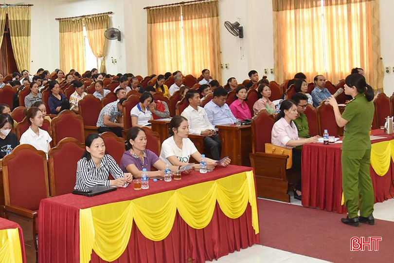 250 công chức văn hóa, bí thư đoàn thanh niên, thành viên các tổ chuyển đổi số cộng đồng tham gia lớp tập huấn. DSC_9100.JPG
