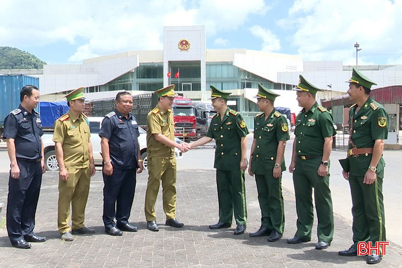 Học tiếng Lào không chỉ giúp CBCS biên phòng thực hiện tốt chức trách nhiệm vụ mà còn góp phần thể hiện sự trân trọng, mối quan hệ thân thiết với các lực lượng chức năng và người dân nước bạn. 1.jpg