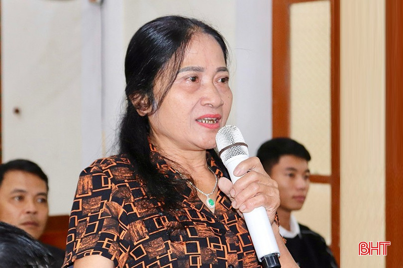 Cử tri Nguyễn Thị Hoa Mai - Trưởng ban Công tác mặt trận thôn Thắng Lợi (xã Hương Minh) kiến nghị một số nội dung liên quan đến vấn đề sáp nhập, sắp xếp đơn vị hành chính. bqbht_br_1aq.jpg