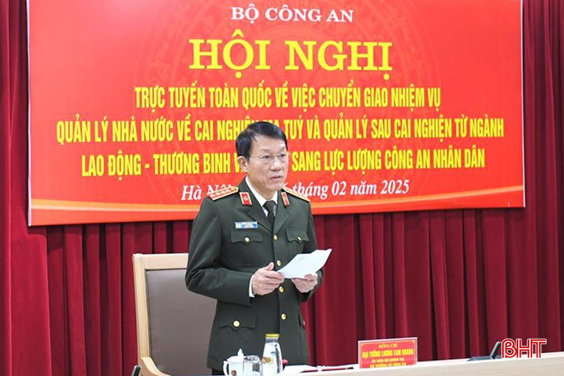 Bộ trưởng Lương Tam Quang phát biểu khai mạc. bqbht_br_dai-tuong-luong-tam-quang-bo-truong-bo-cong-an-phat-bieu-chi-dao-tai-hoi-nghi-3354.jpg