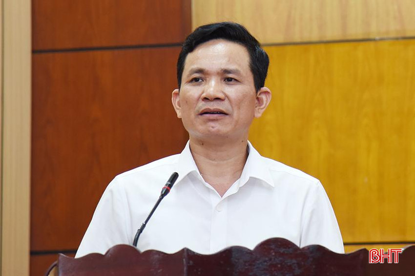 Phó Bí thư Thường trực Đảng ủy Khối CCQ&DN tỉnh Nguyễn Trọng Vân đánh giá kết quả thực hiện nhiệm vụ 6 tháng đầu năm. DSC_7633.JPG