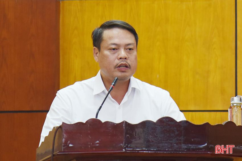 Ông Nguyễn Văn Trung, Bí thư Đảng bộ - Giám đốc Ngân hàng nhà nước chi nhánh tỉnh Hà Tĩnh phát biểu tại hội nghị. DSC_7635.JPG