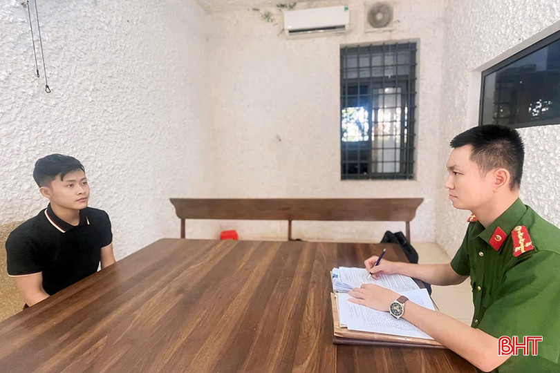 Hồ Văn Bính tại cơ quan CSĐT Công an huyện Hương Sơn.jpg