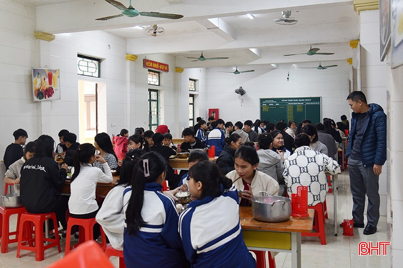 Các giáo viên ở đây vừa là thầy cô, vừa là cha mẹ, ngày ngày dõi theo sát sao mọi hoạt động của học trò. bqbht_br_dsc-4401-2.jpg