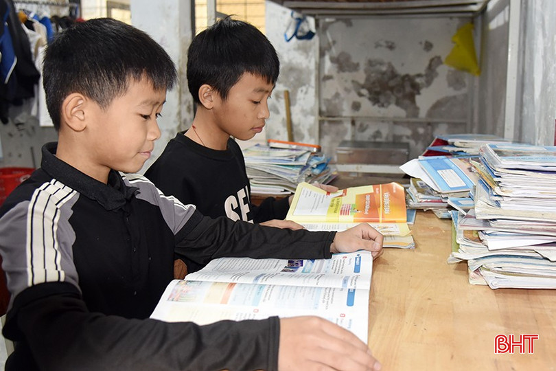Dưới sự dìu dắt, kèm cặp, quản lý của thầy cô, các em học sinh khối THCS đã hình thành ý thức tự học, tự chăm lo cho bản thân, vui chơi trong khuôn khổ. bqbht_br_dsc-4374.jpg