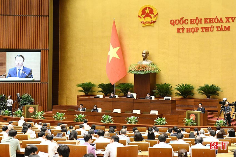 Toàn cảnh phiên thảo luận sáng 23/10. quang-canh-phien-hop-sang-23103-947-4445.jpg